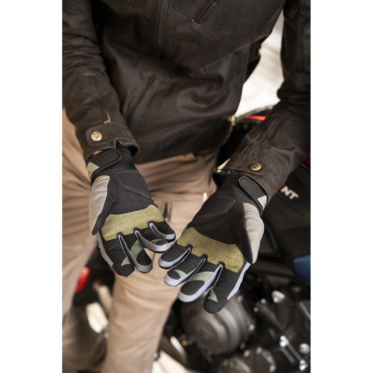 By City Heko gloves green 7