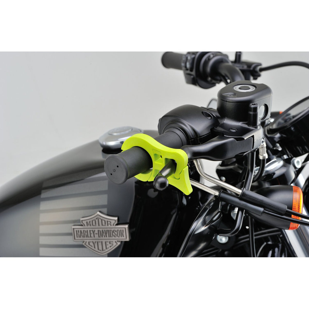 Daytona, front brake lever lock. Green 2